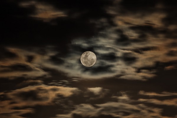 moon_clouds